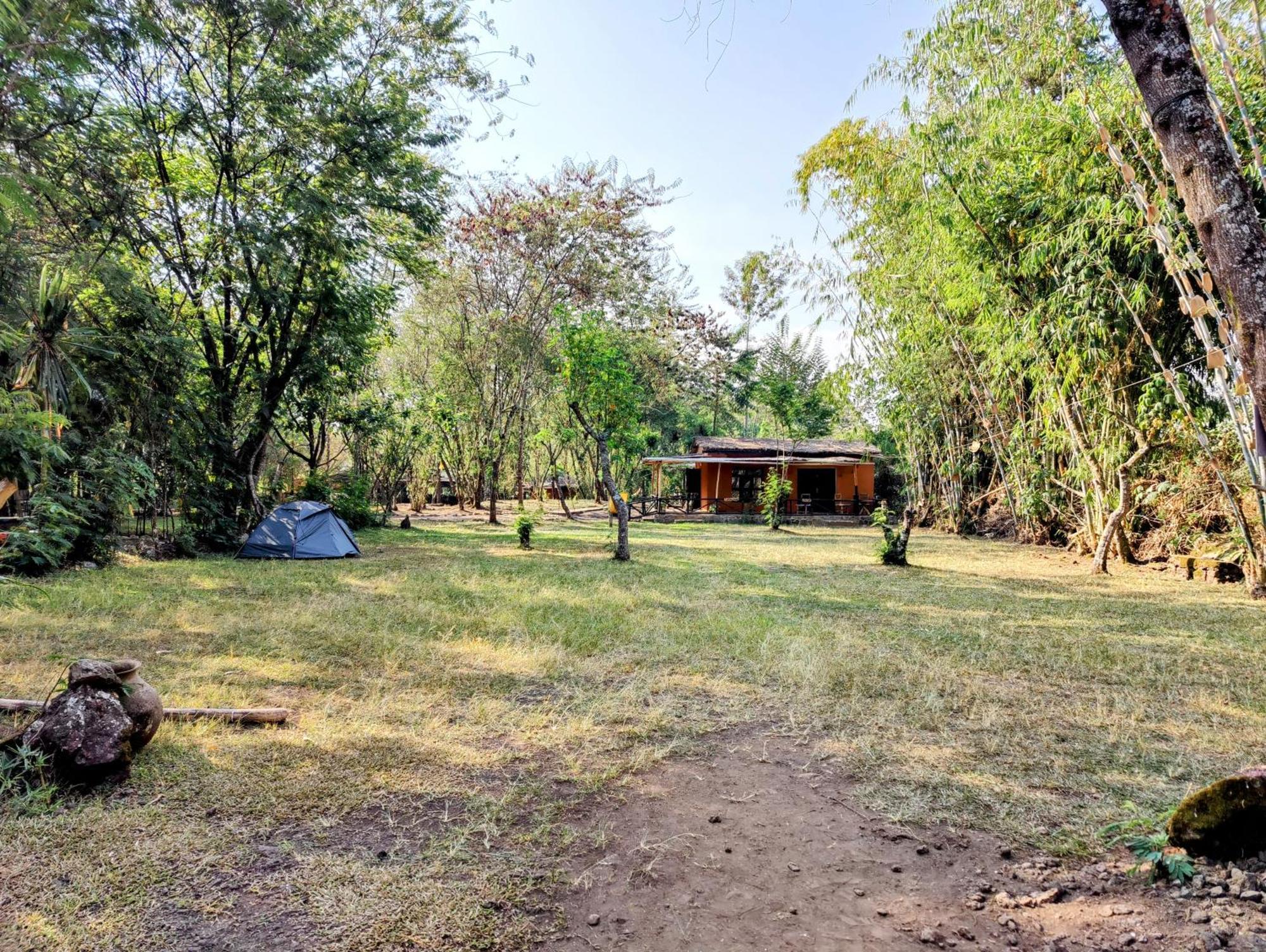 Red Rocks Rwanda - Campsite & Guesthouse Nyakinama Exteriör bild